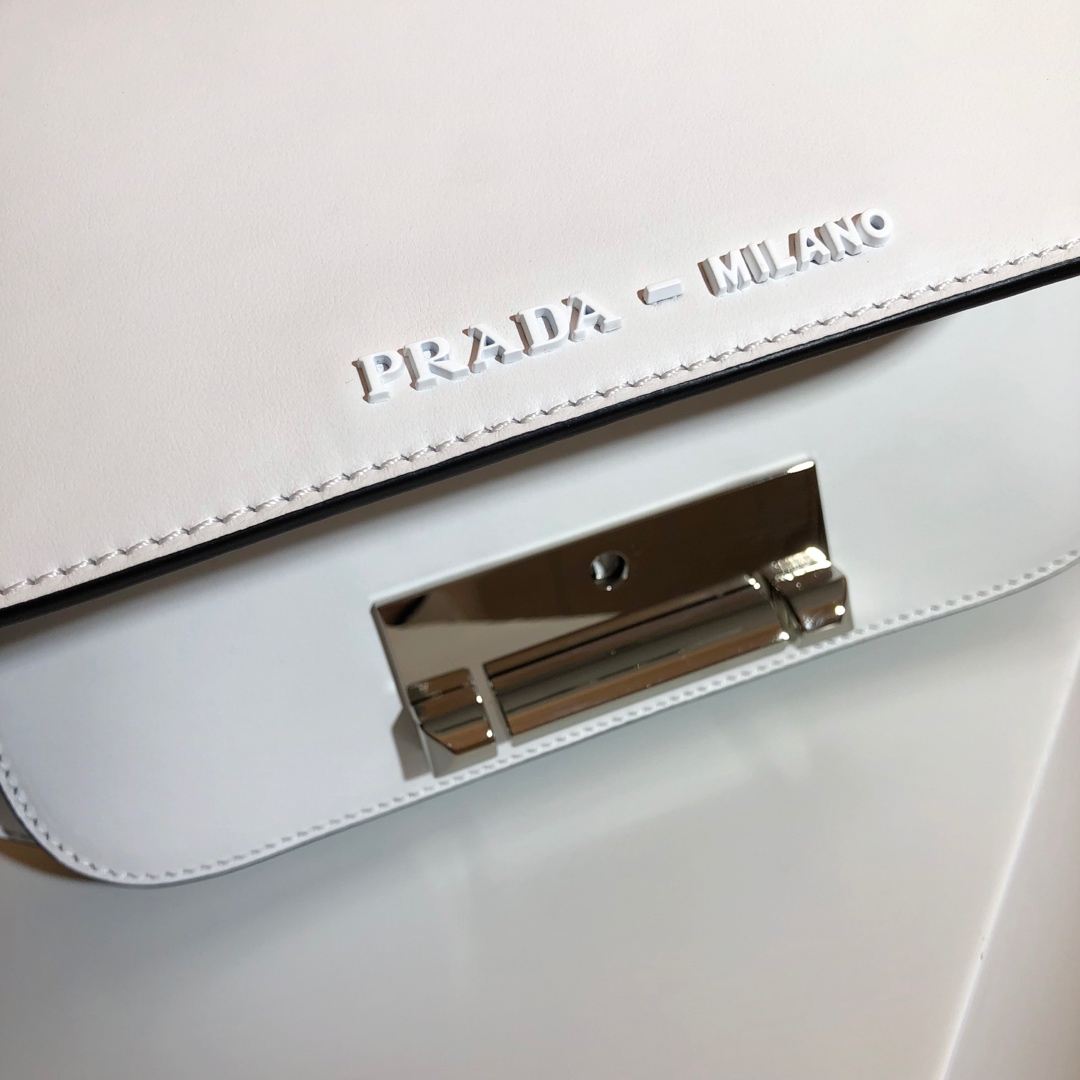 Sybille Clasp bag