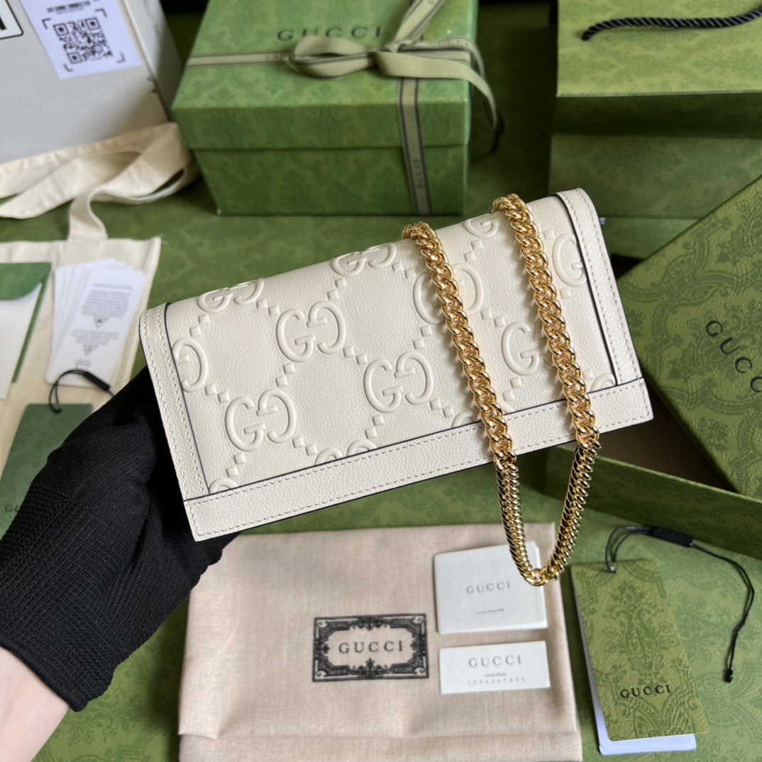 Gvc*1 Leather clutch