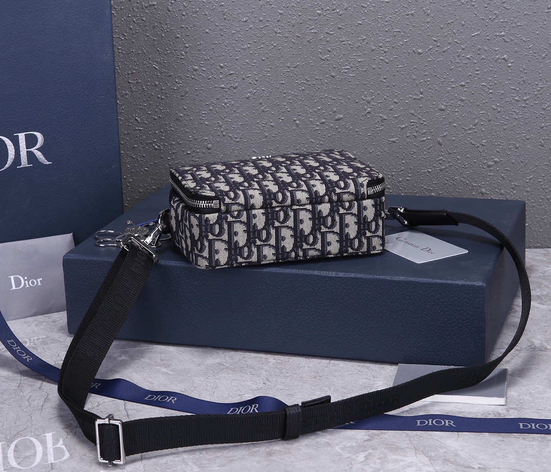 D10r Men’s Shoulder bag