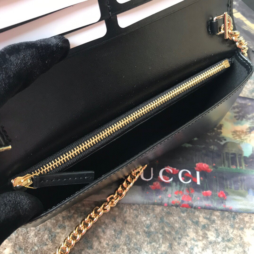 Gvc*1 Horsebit 1955 wallet with chain