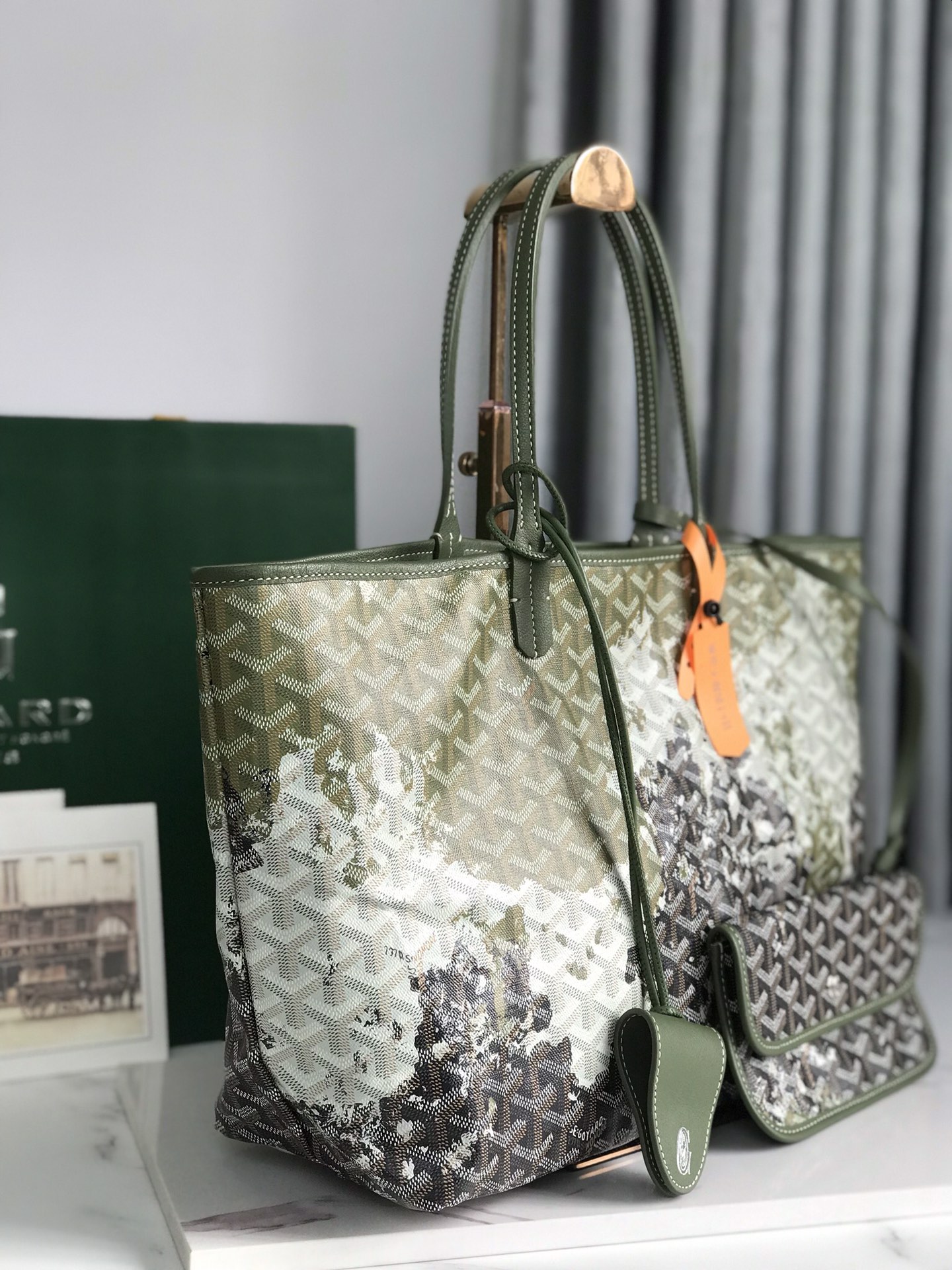 SAINT L0vis Tote bag