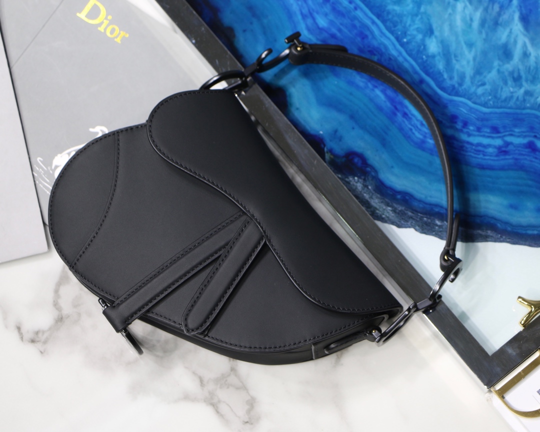 D10r Men’s Saddle Bag