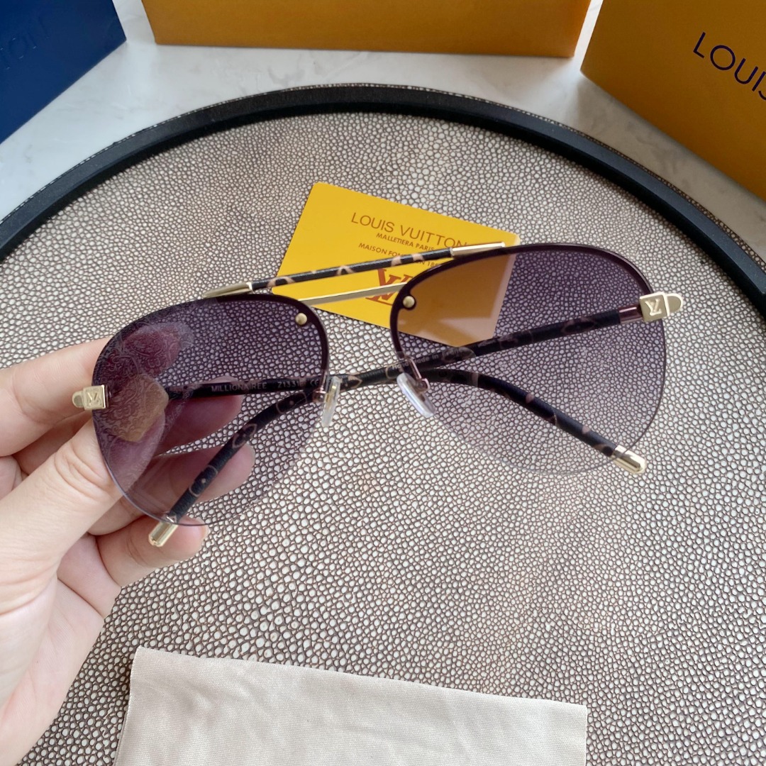 Pink Gradiant Monogram Stem Aviators