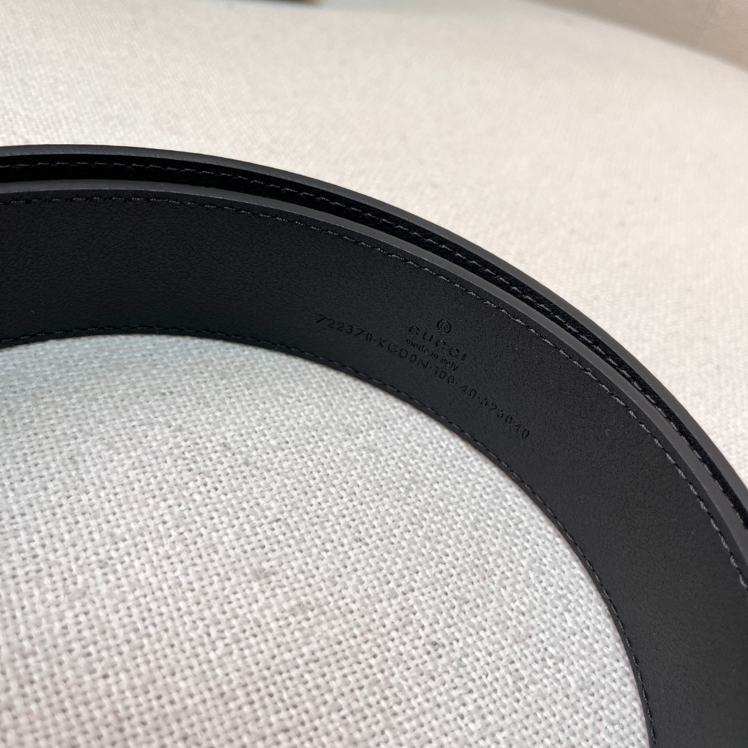 GG belt with silver buckle