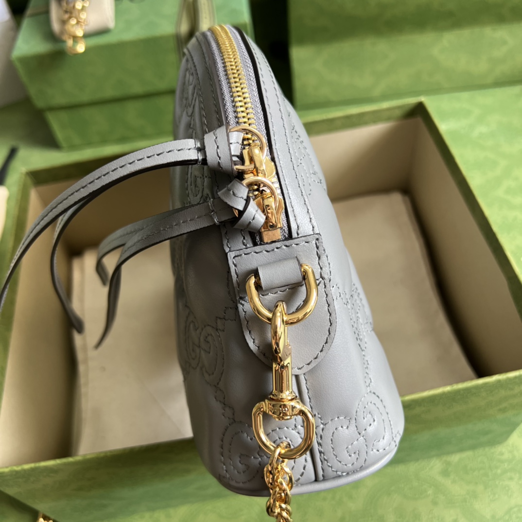 GG Matelassé leather small bag