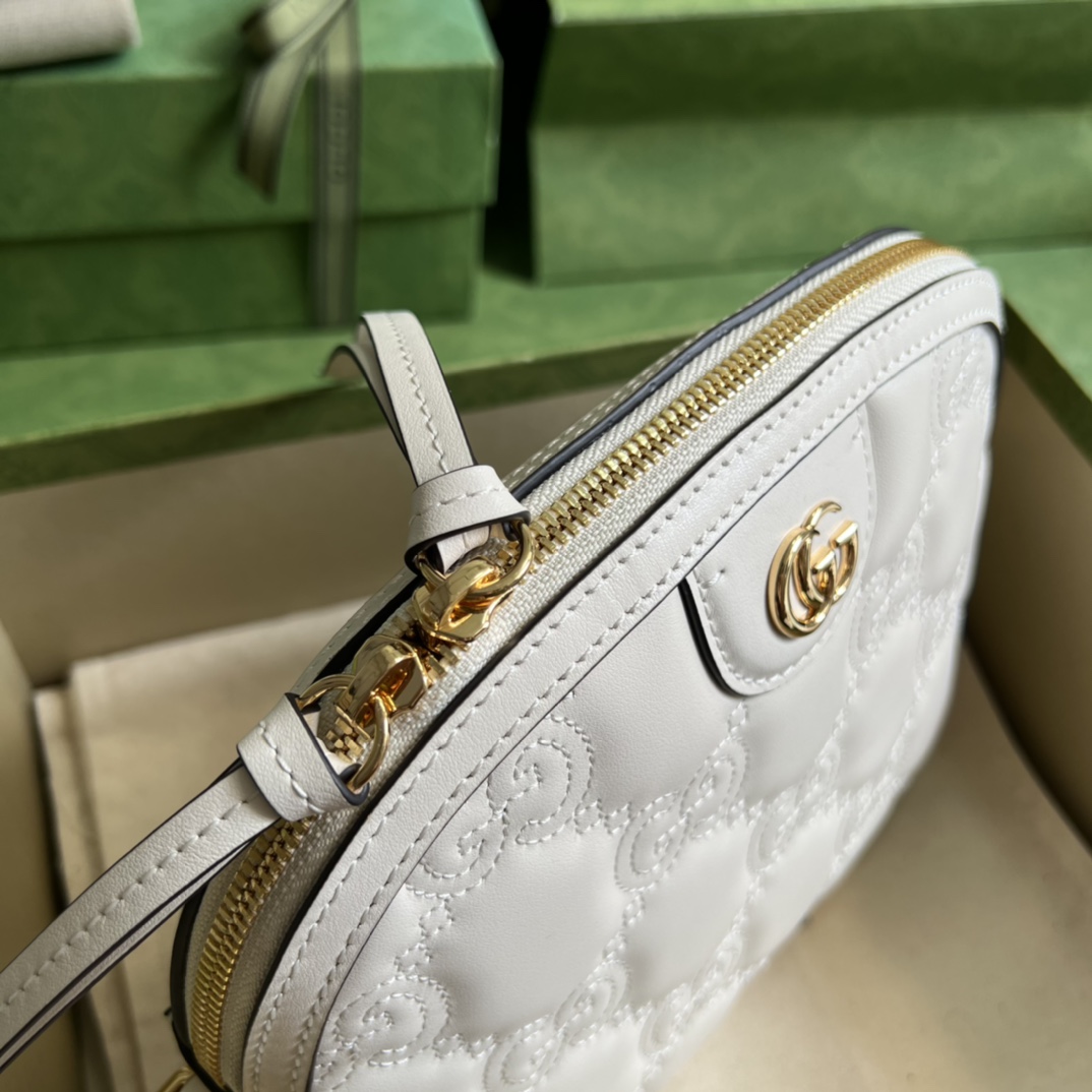 GG Matelassé leather small bag