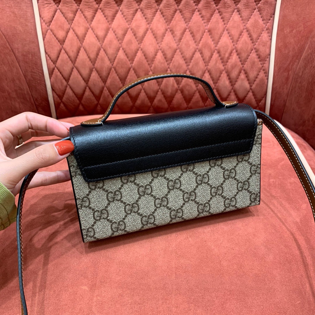 Gv*c1 padlock bag