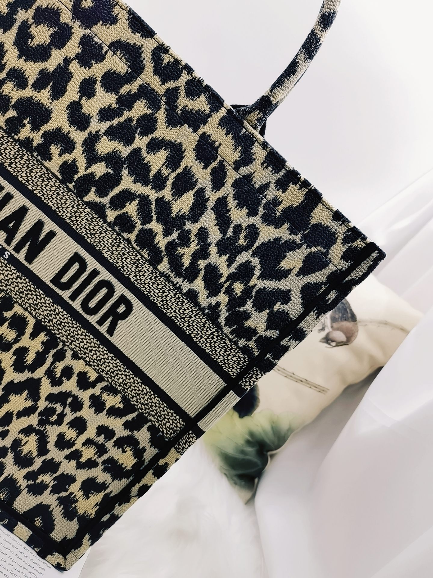D10r Book Tote