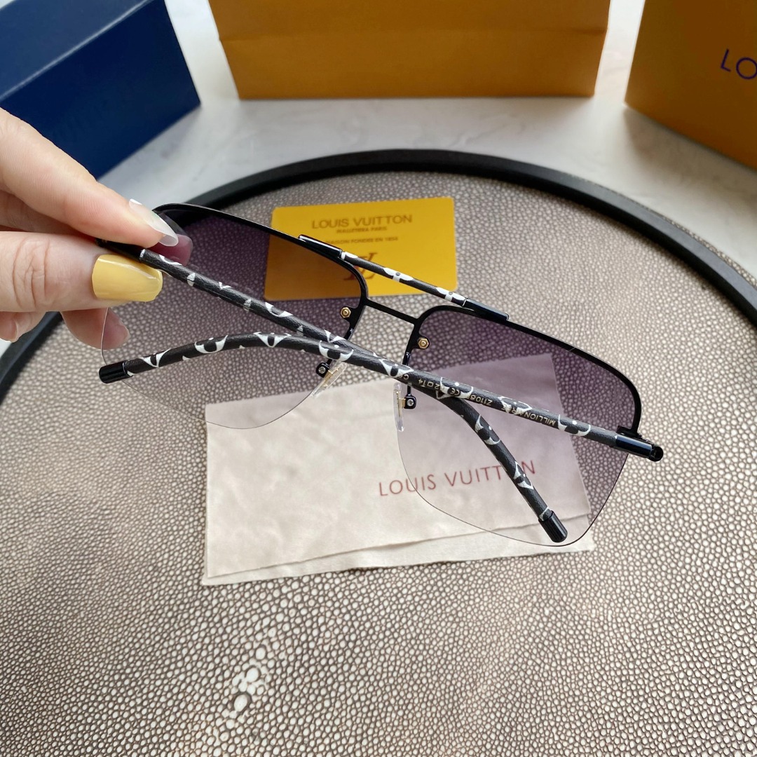 LV GOLD AVIATOR SUNGLASSES
