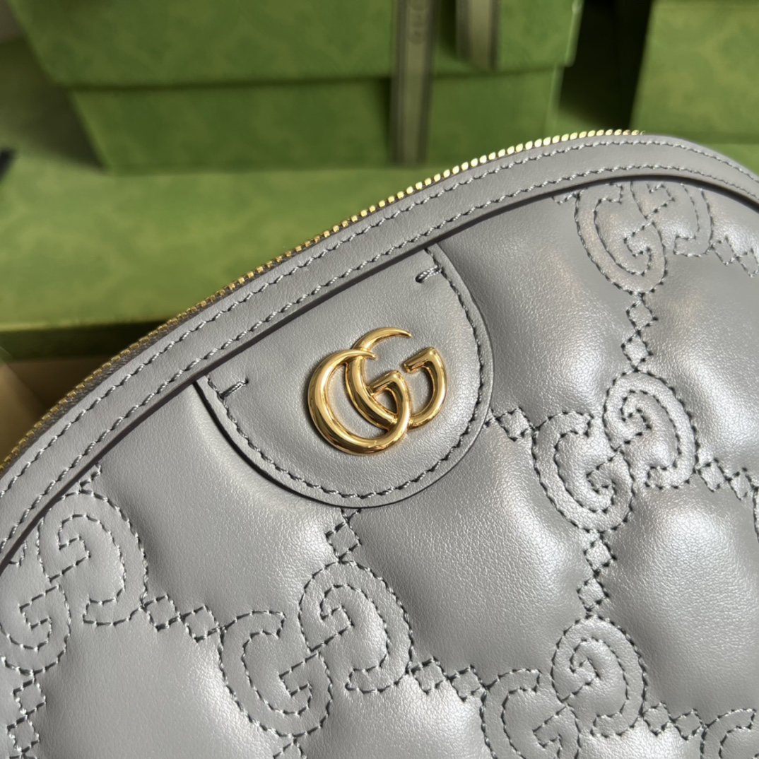GG Matelassé leather small bag