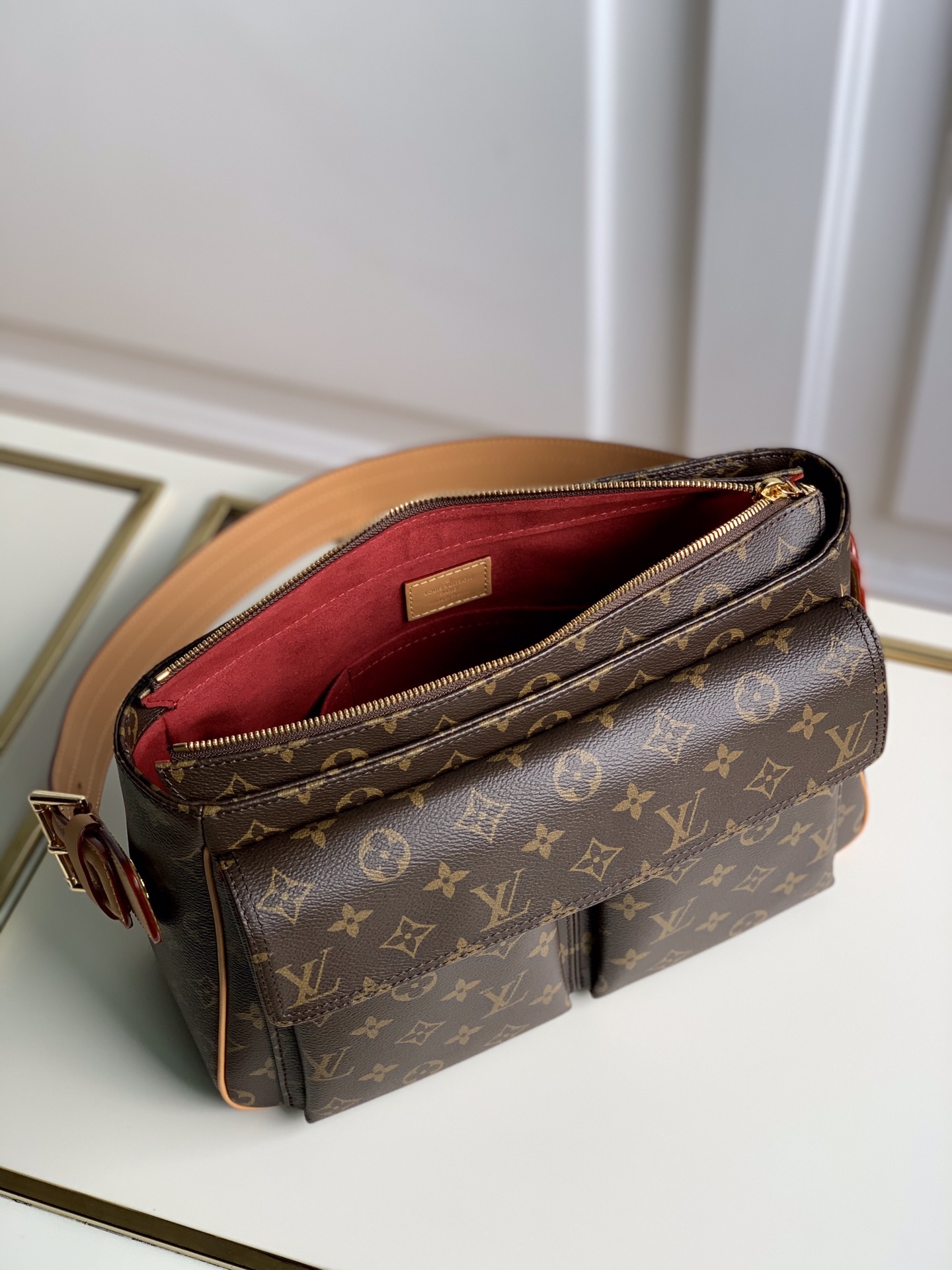L0vis Vvtt0n Vintage Monogram Canvas Large Shoulder Bag