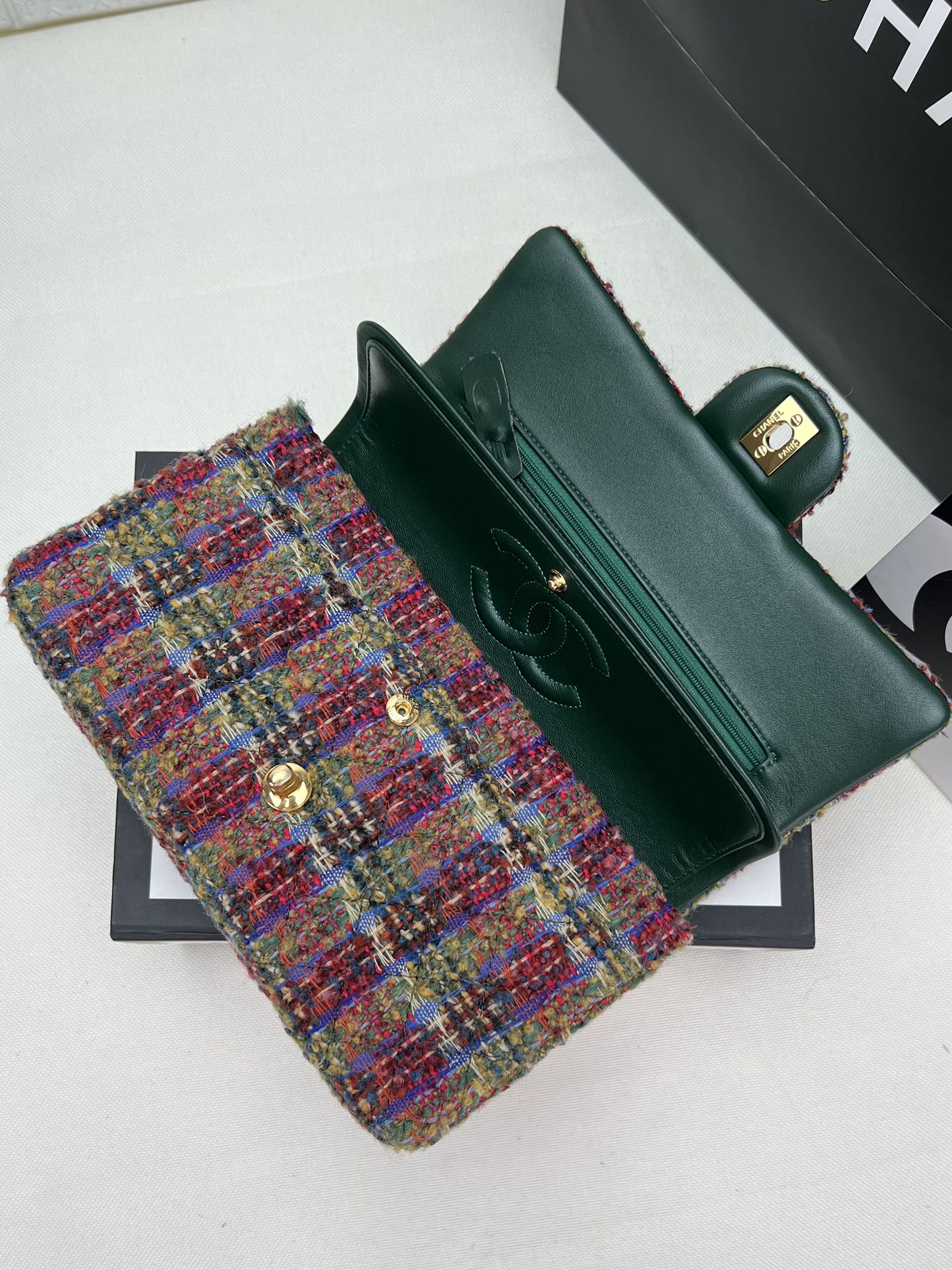CLASSIC FLAP BAG