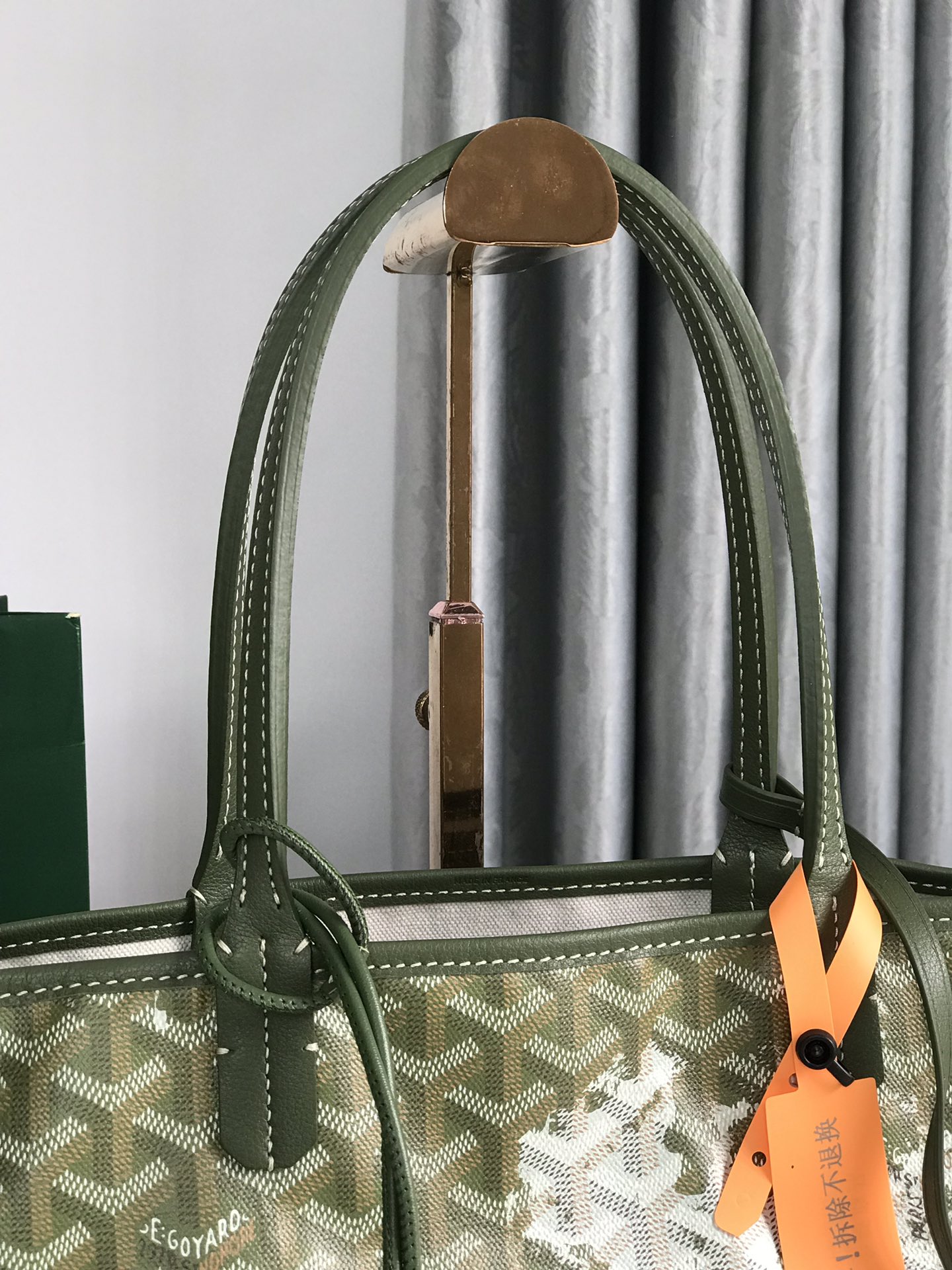 SAINT L0vis Tote bag
