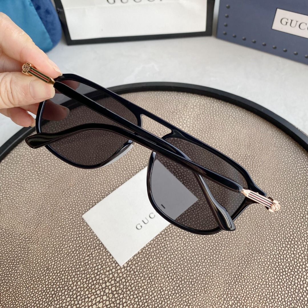 AVIATOR SUNGLASSES