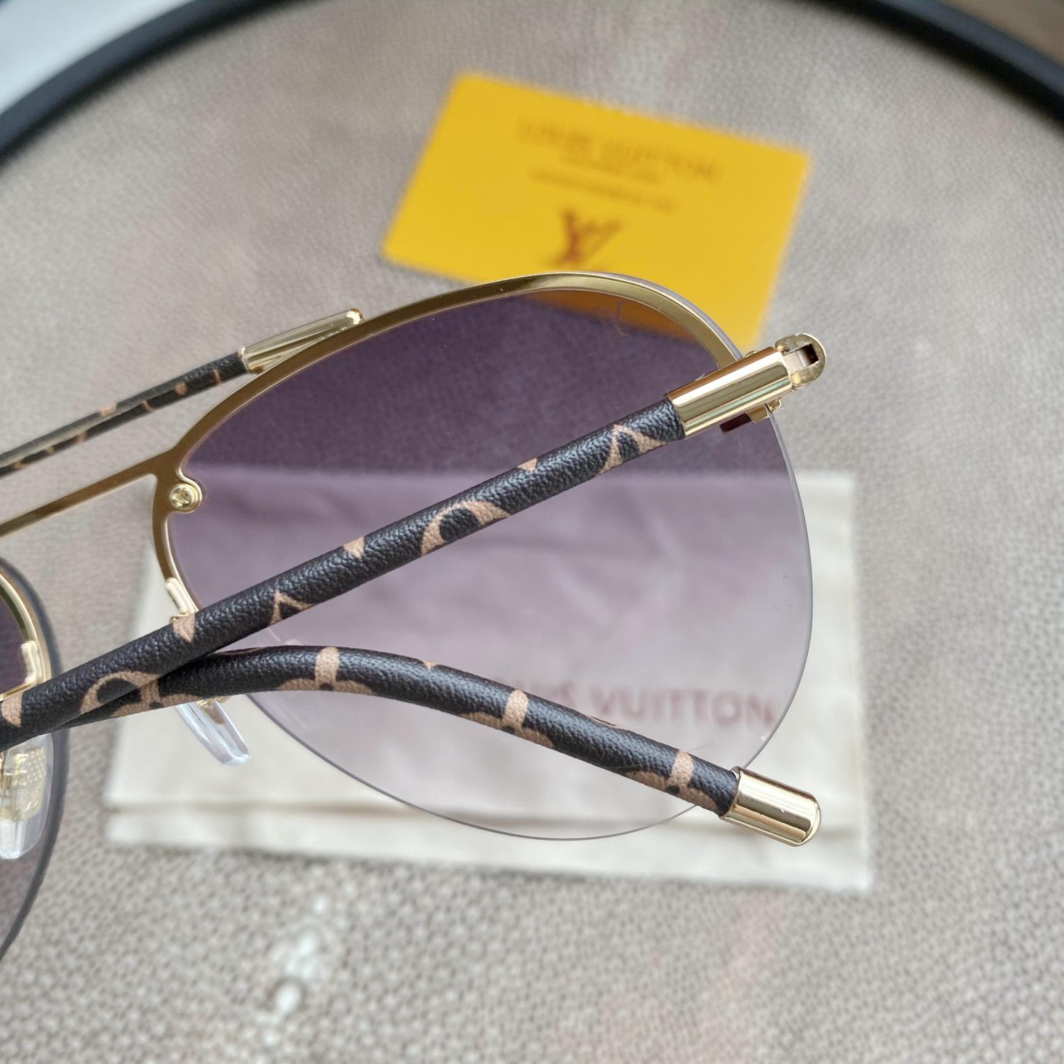 Pink Gradiant Monogram Stem Aviators