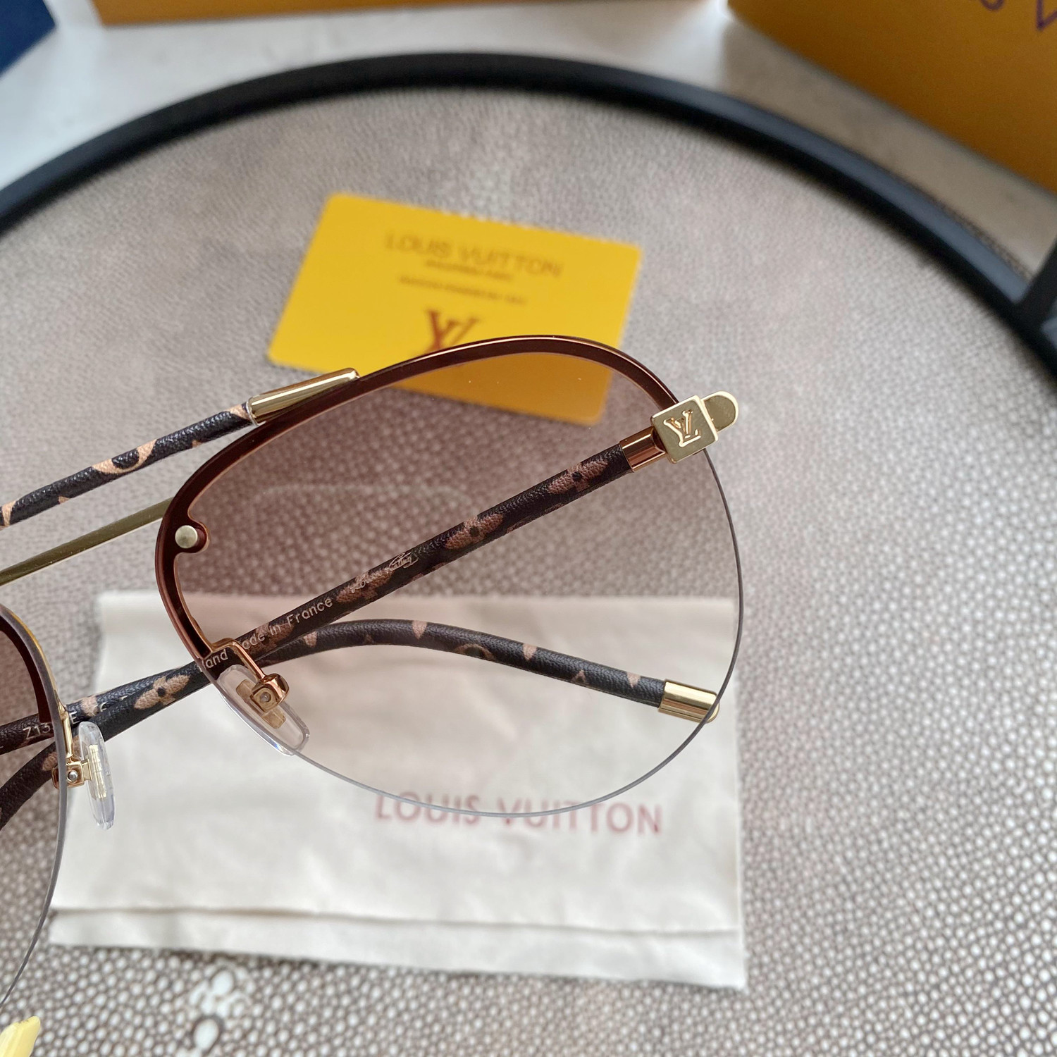 L0vis Vvtt0n CLOCKWISE CANVAS SUNGLASSES