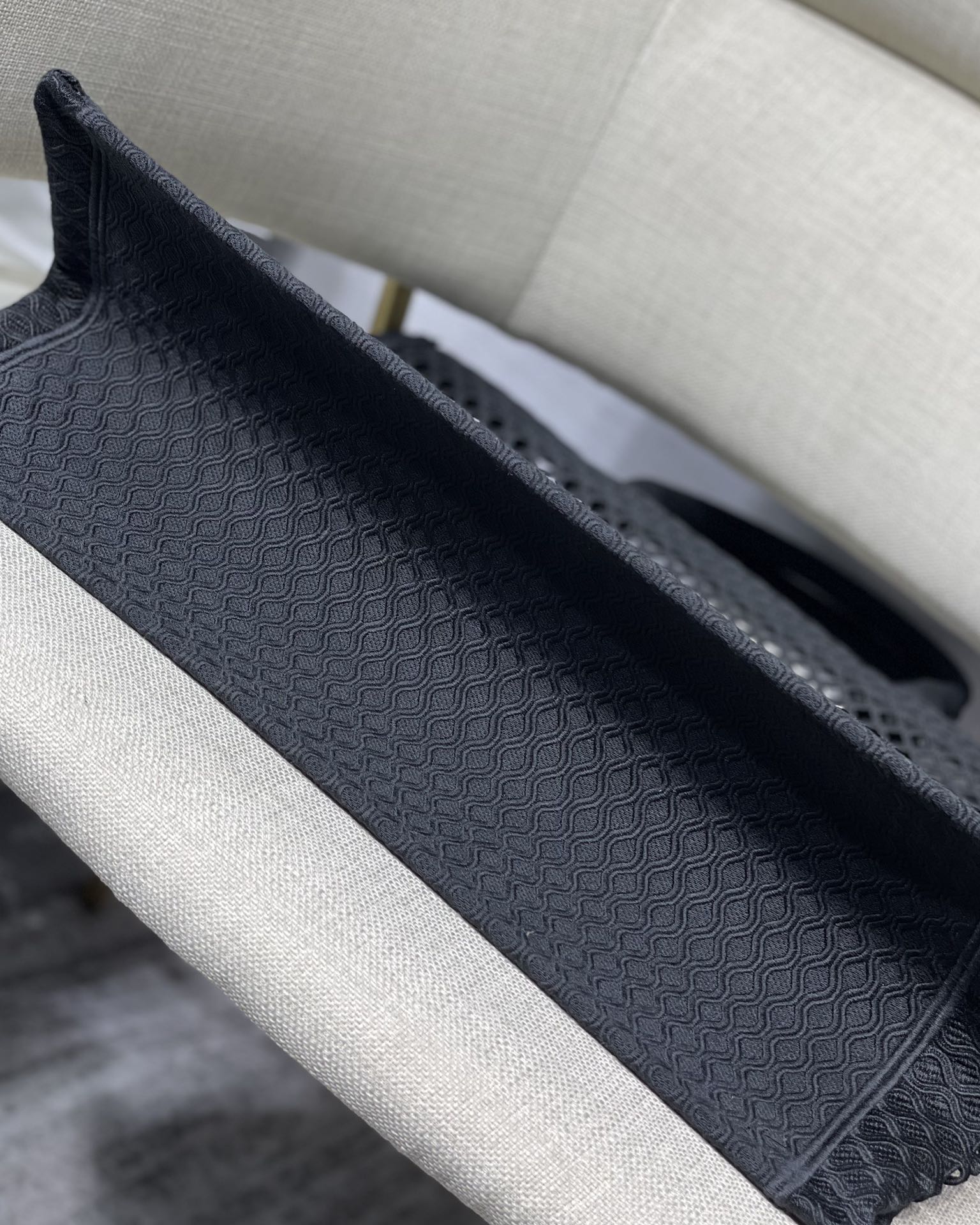D10r BOOK TOTE