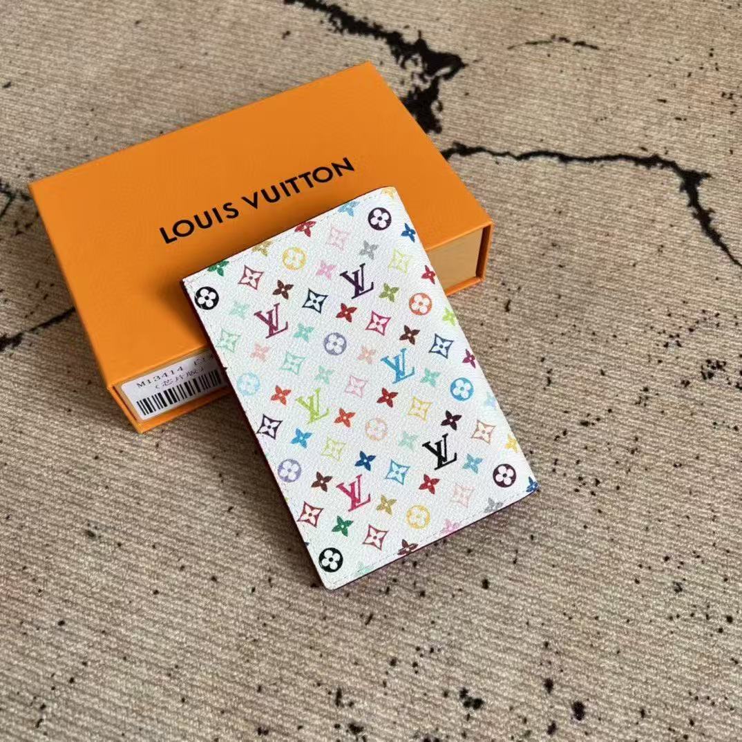 L0vis Vvtt0n x Takashi Murakami Passport Cover