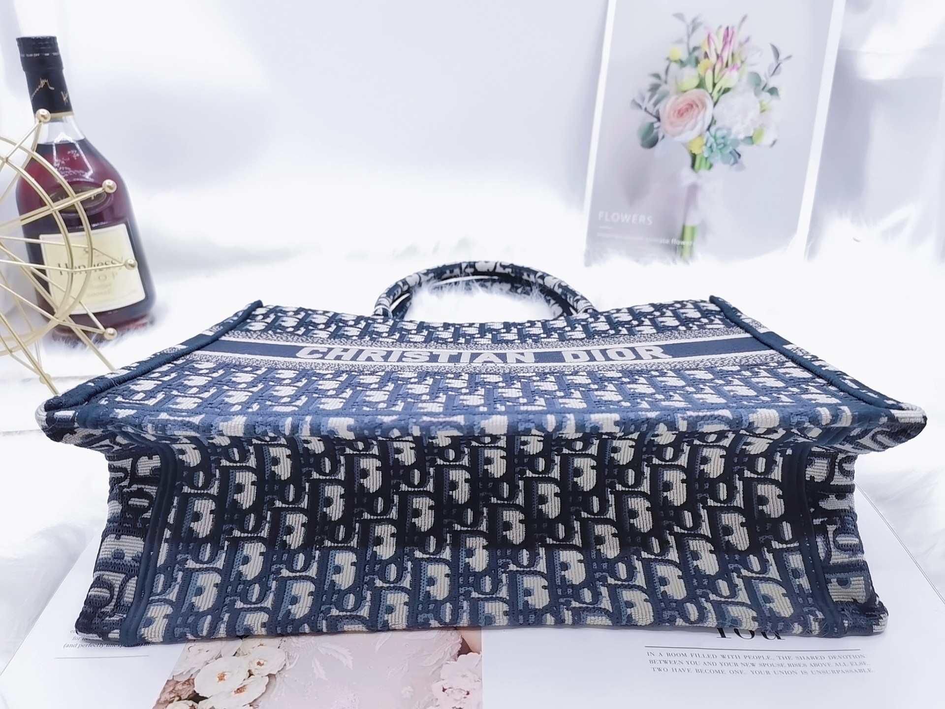 D10r Book Tote