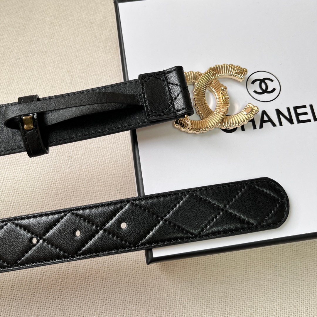Ch**el Gold Chain & Black Quilted Leather CC Belt