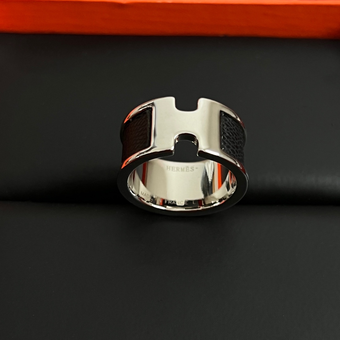 H**me5 Reversible Leather Strap Ring