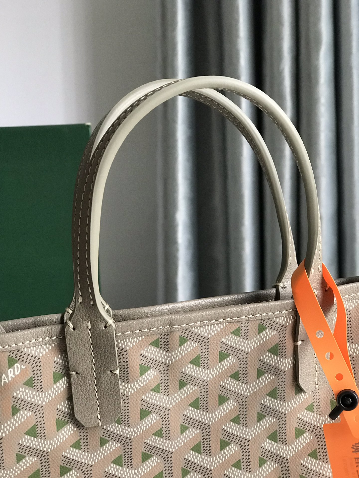 G09ard poitires bag