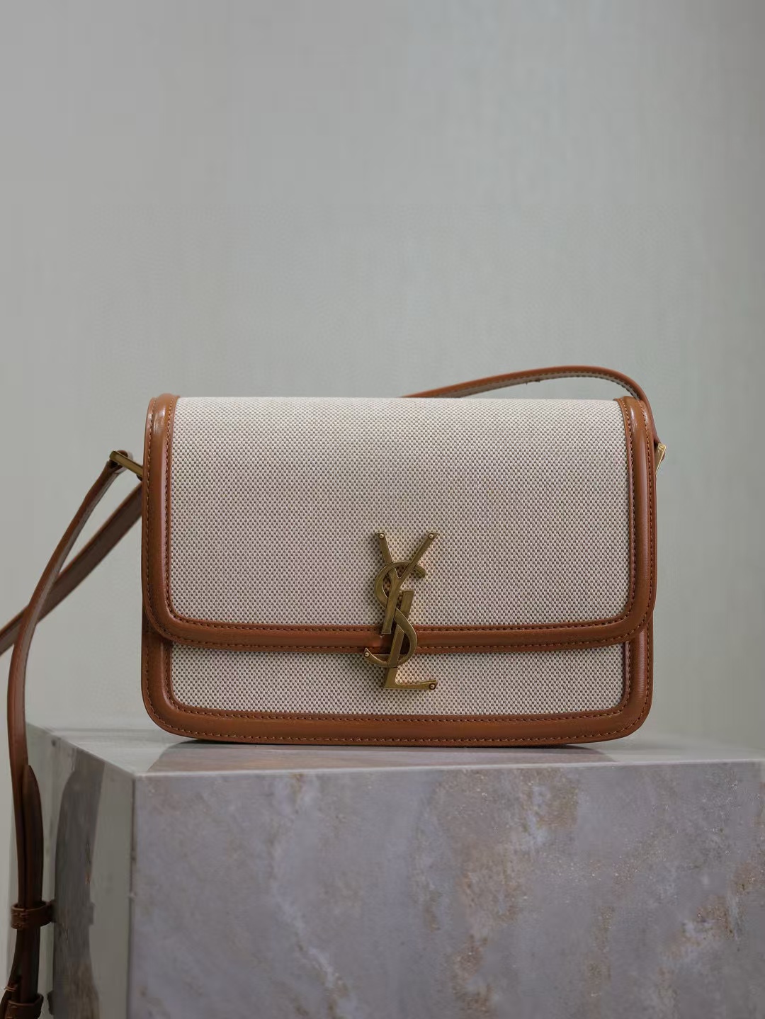 SOLFERINO MEDIUM SATCHEL IN BOX Sa1nt Lau*nt LEATHER