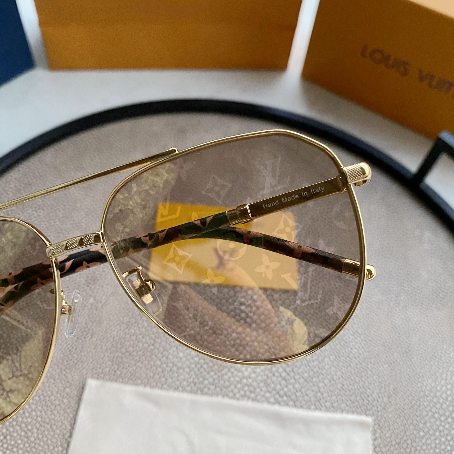 MATTHEW WILLIAMSON MAGNOLIA SUNGLASSES IN YELLOW GOLD