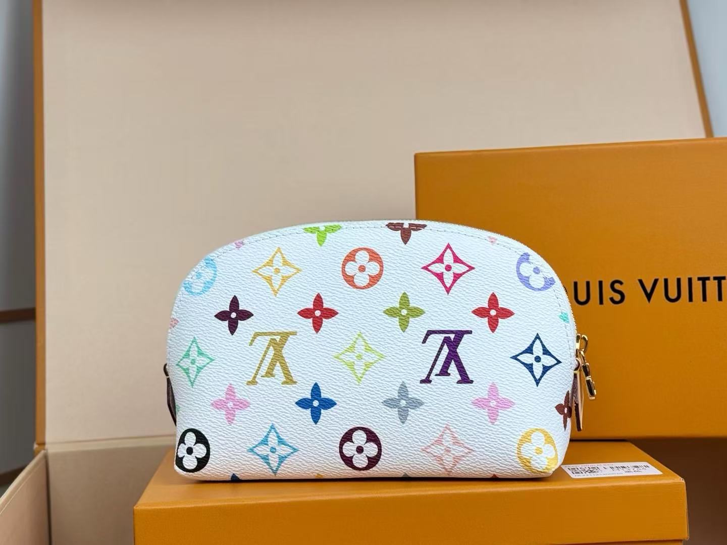 L0vis Vvtt0n x Takashi Murakami Pochette Cosmetique
