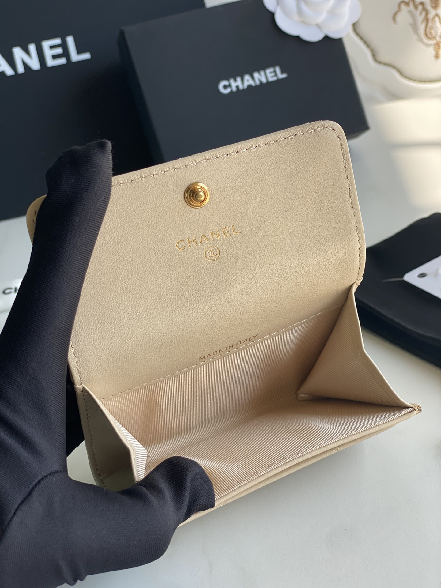 Ch**el 19 FLAP CARD HOLDER
