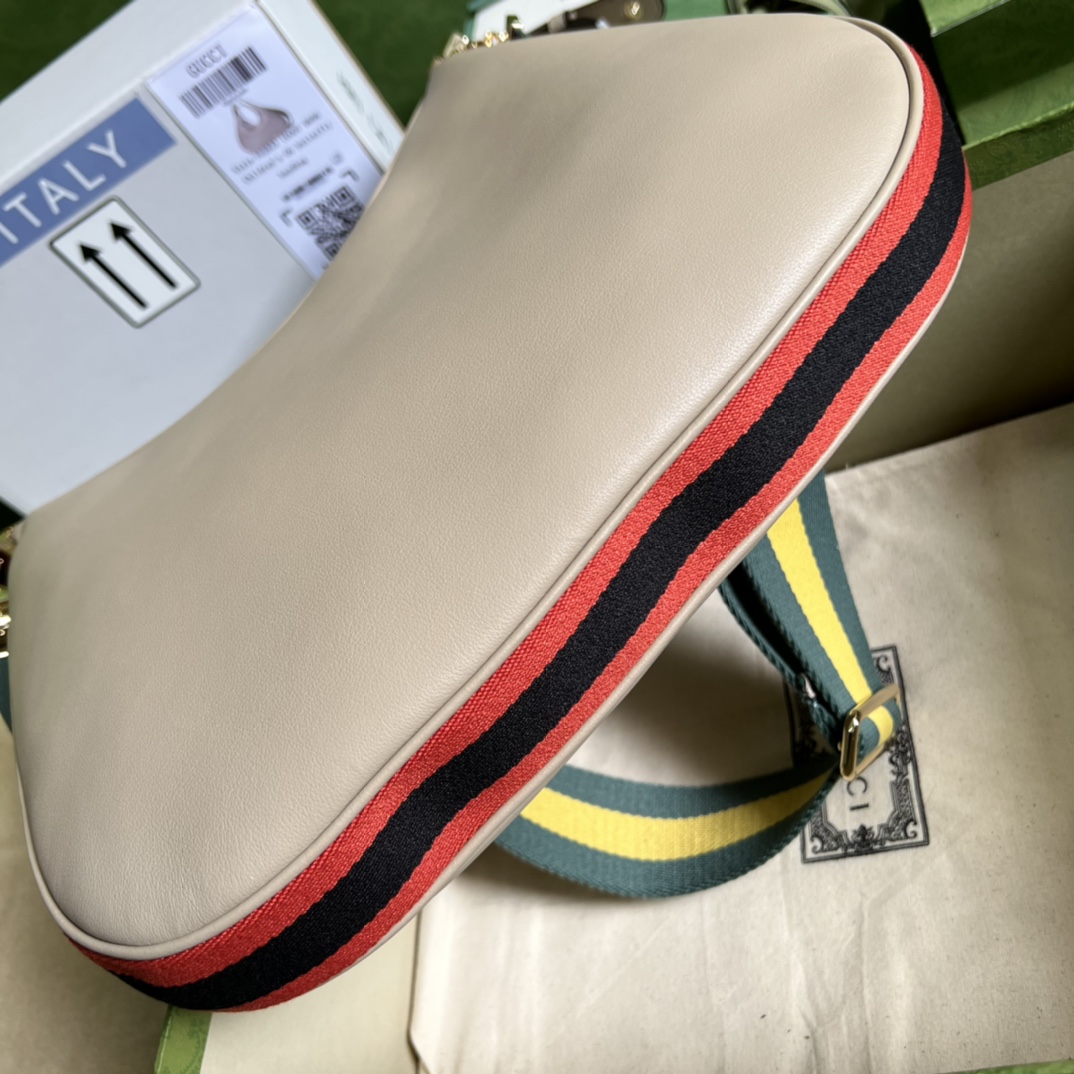 Gvc*1 Attache large shoulder bag
