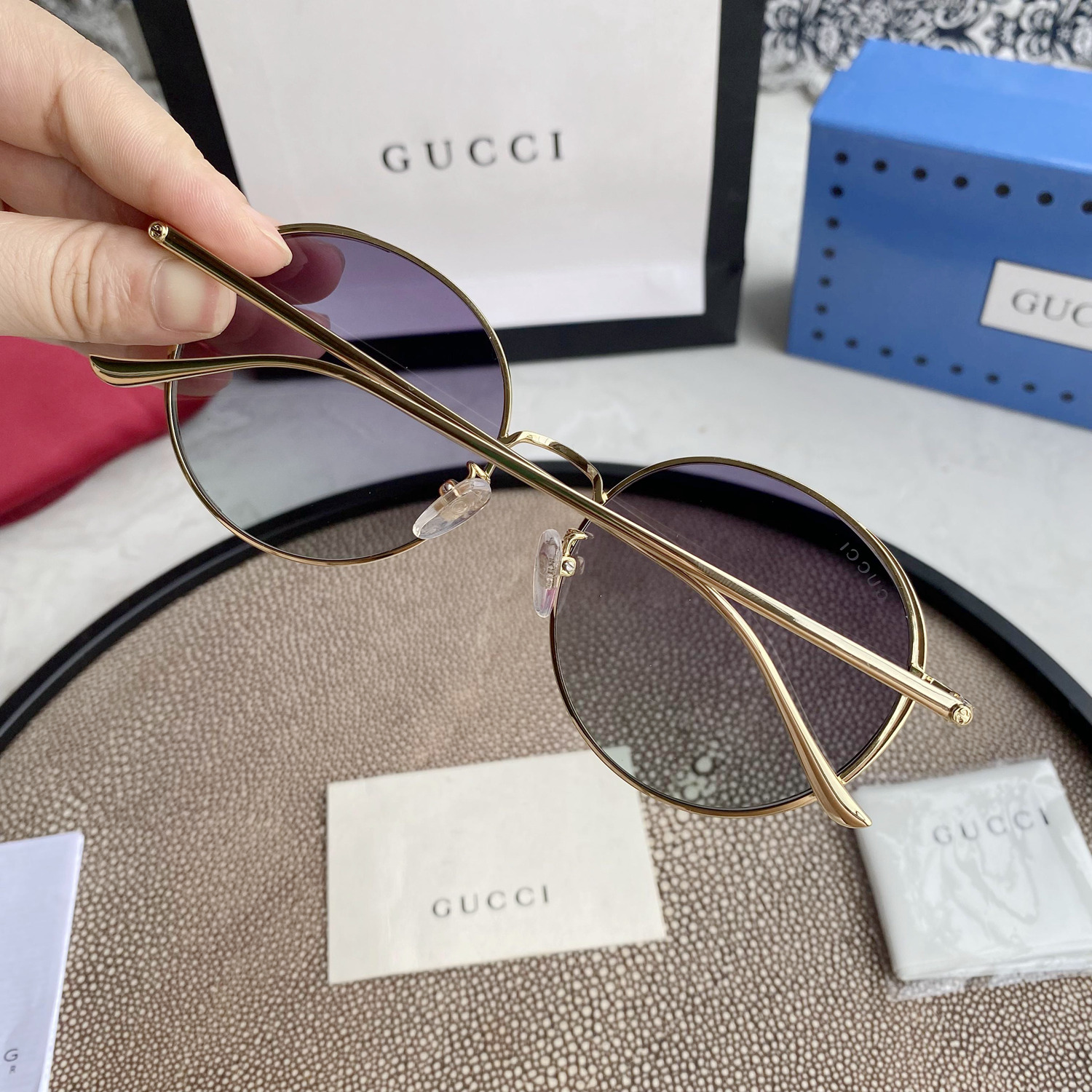 Ch10é eyewear engraved-logo round-frame sunglasses