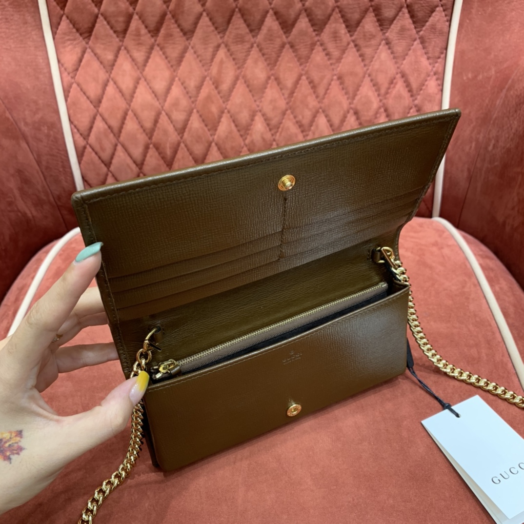 𝗚𝘂𝗰𝗰𝗶 𝗛𝗼𝗿𝘀𝗲𝗯𝗶𝘁 𝘄𝗼𝗰