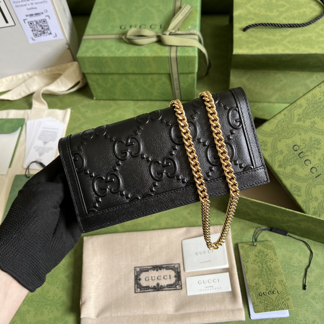 Gvc*1 Leather clutch