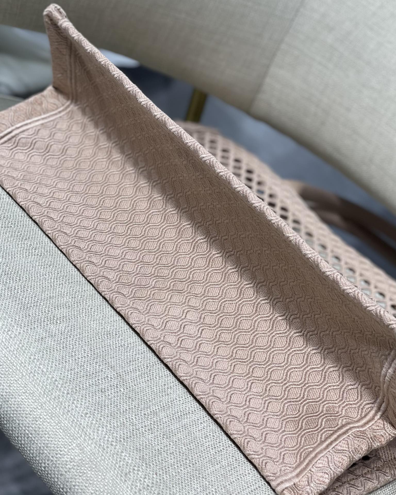 D10r BOOK TOTE