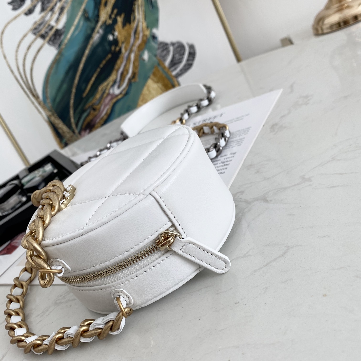 Ch**el 19 CLUTCH WITH CHAIN