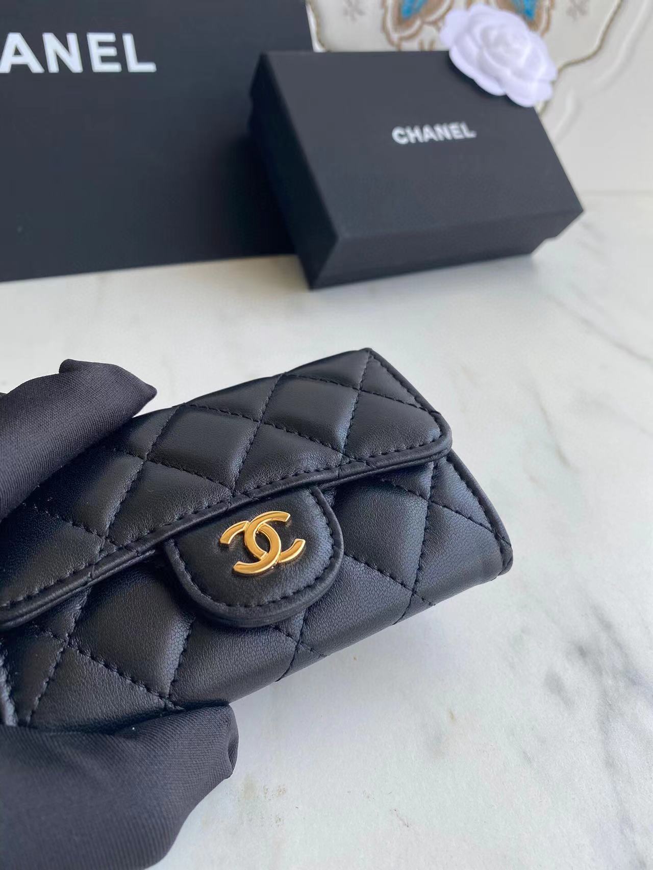Ch**el Classic Leather Wallet In Black