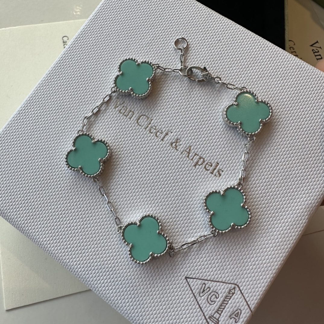 V*n Cl**f Vintage Alhambra Bracelet