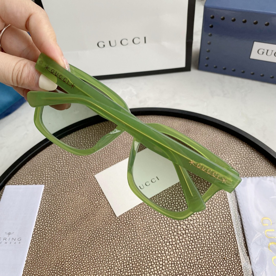 Gvc*1 acetate sunglasses with logo