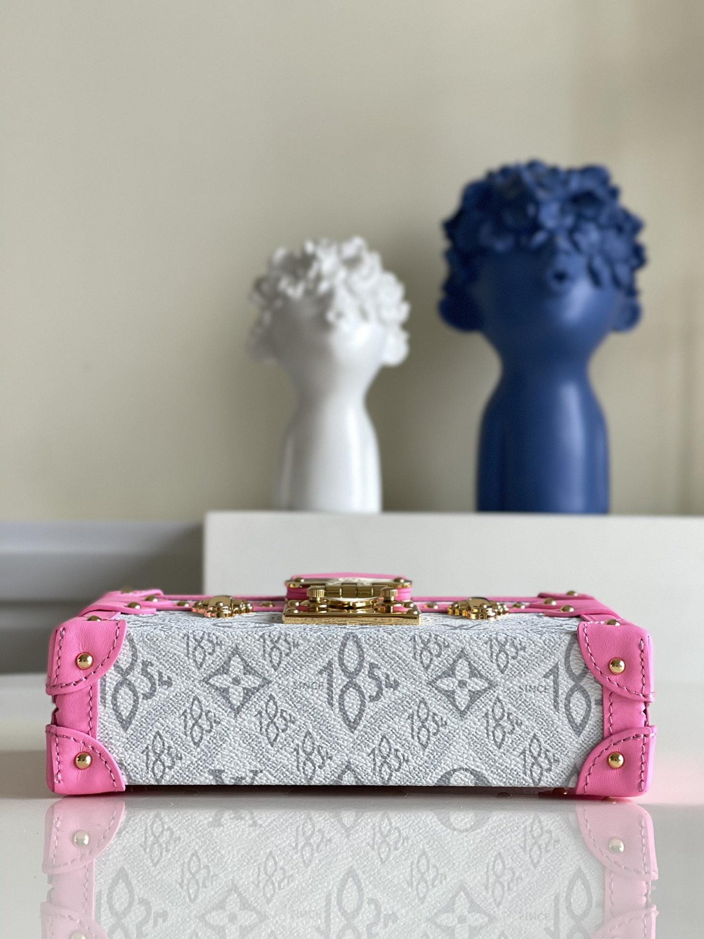 L0vis Vvtt0n LV Petite Malle Shoulder Bag