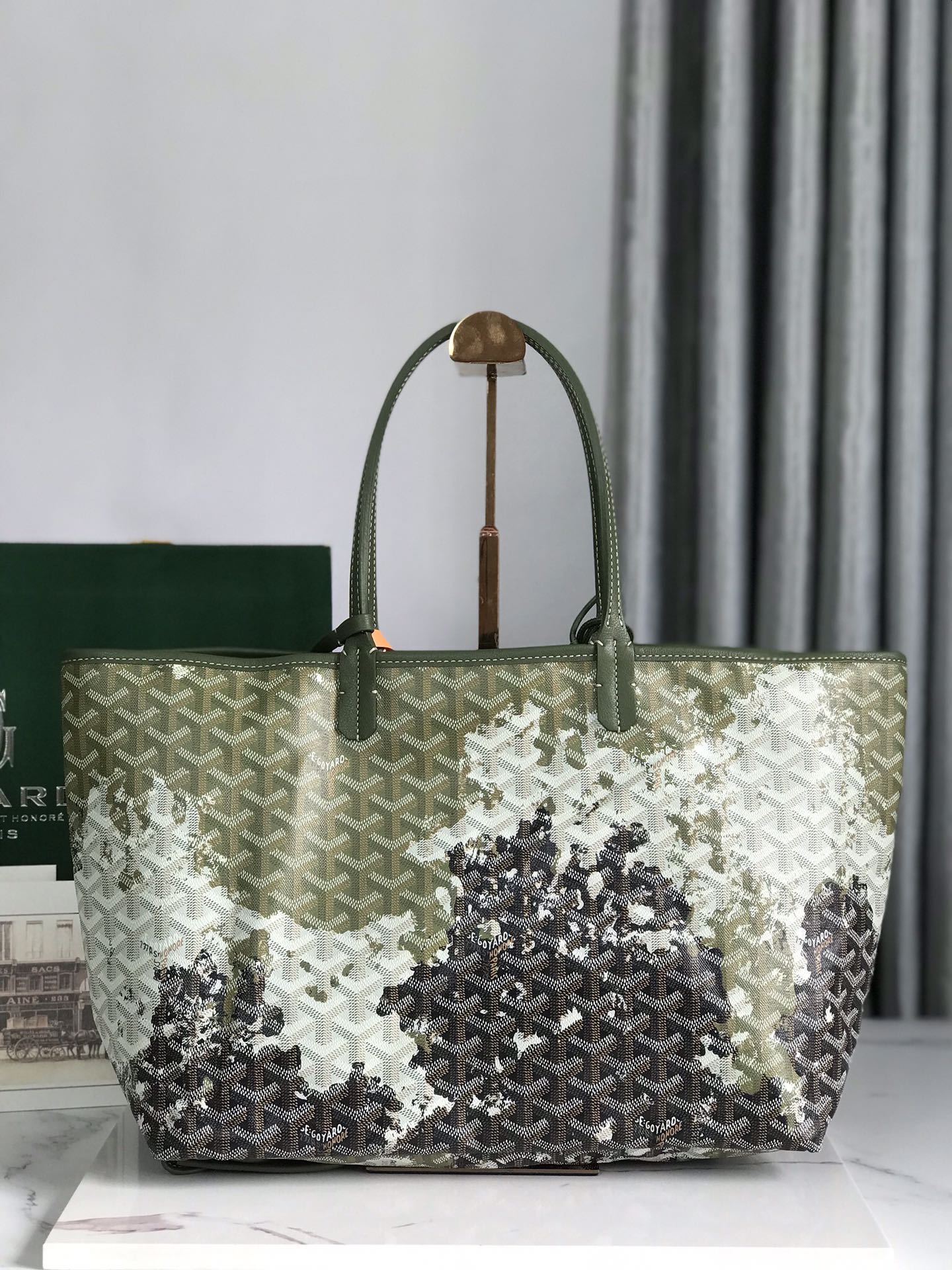 SAINT L0vis Tote bag