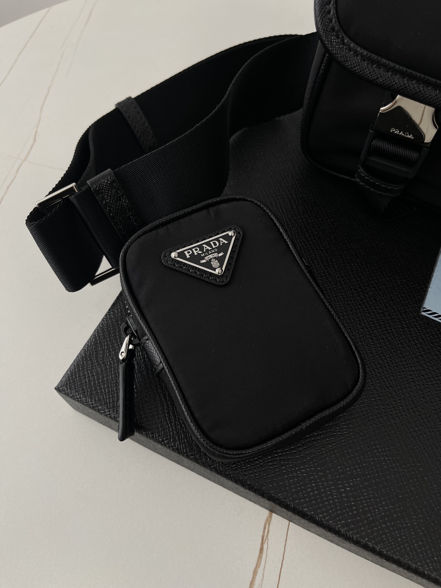 Pra*a Messenger bag