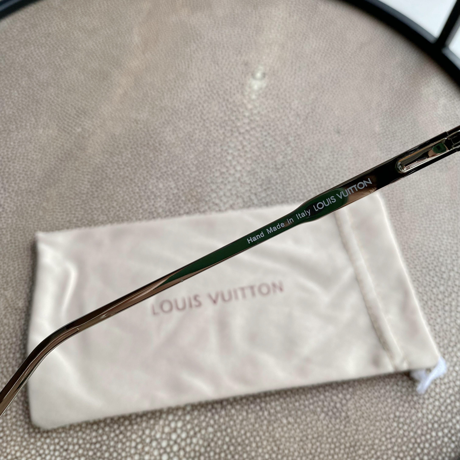 L0vis Vvtt0n | rise square sunglasses
