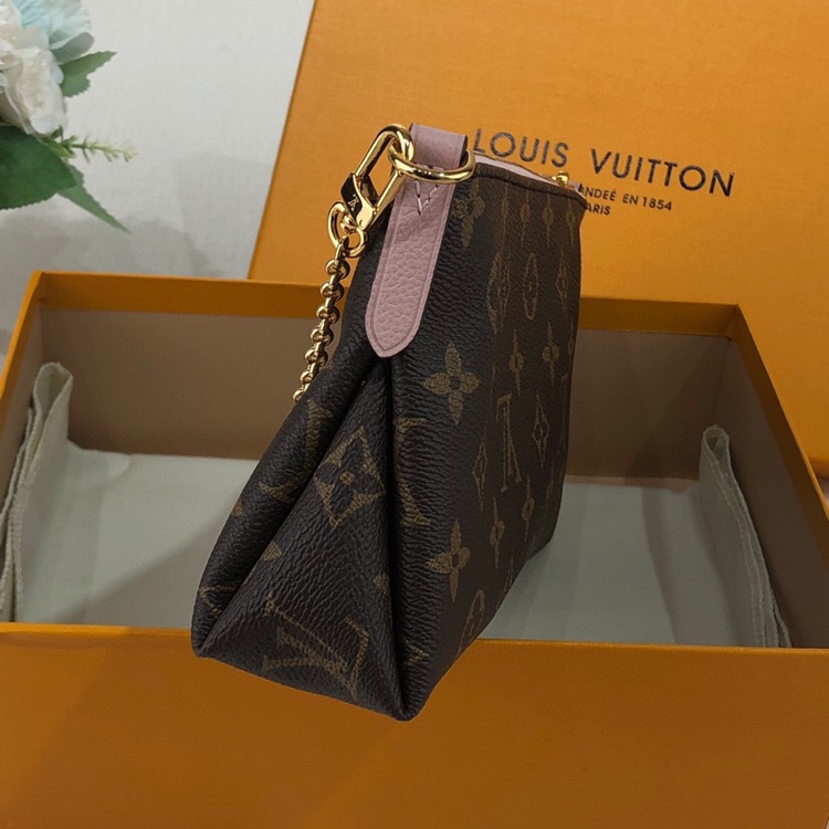L0vis Vvtt0n Monogram Pallas Clutch