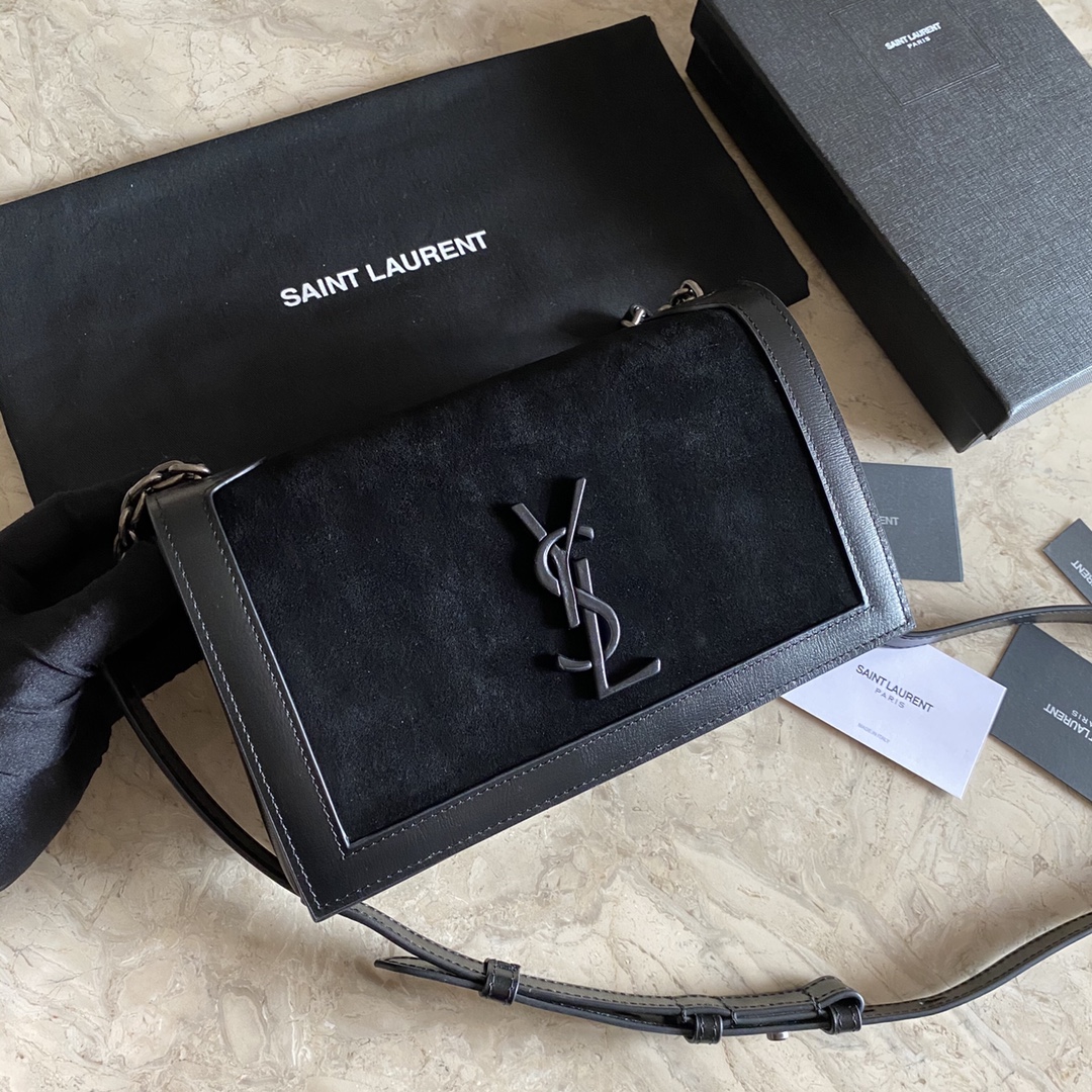 Y51 Monogram All Over Camera Bag