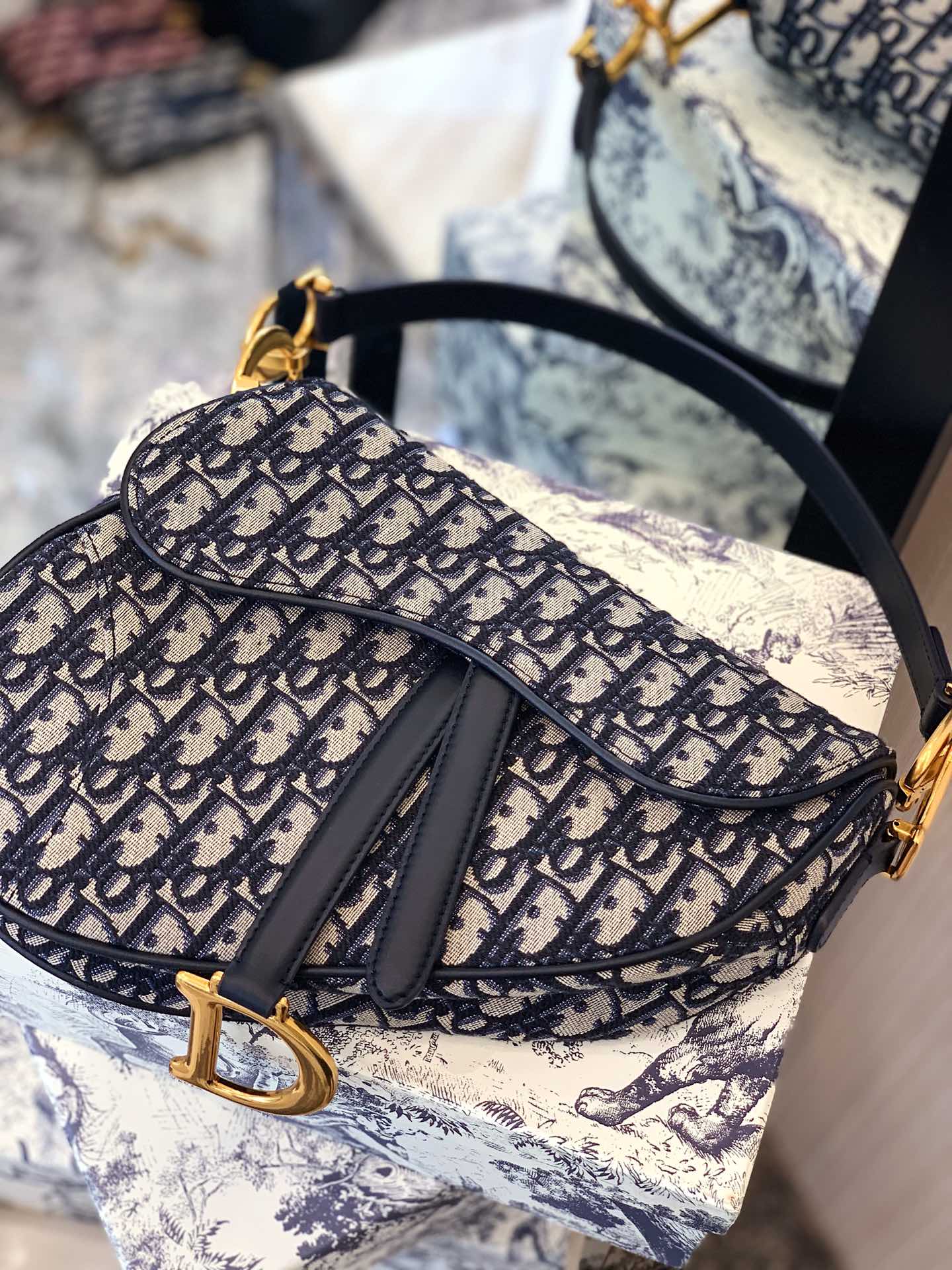 D10r Saddle Bag