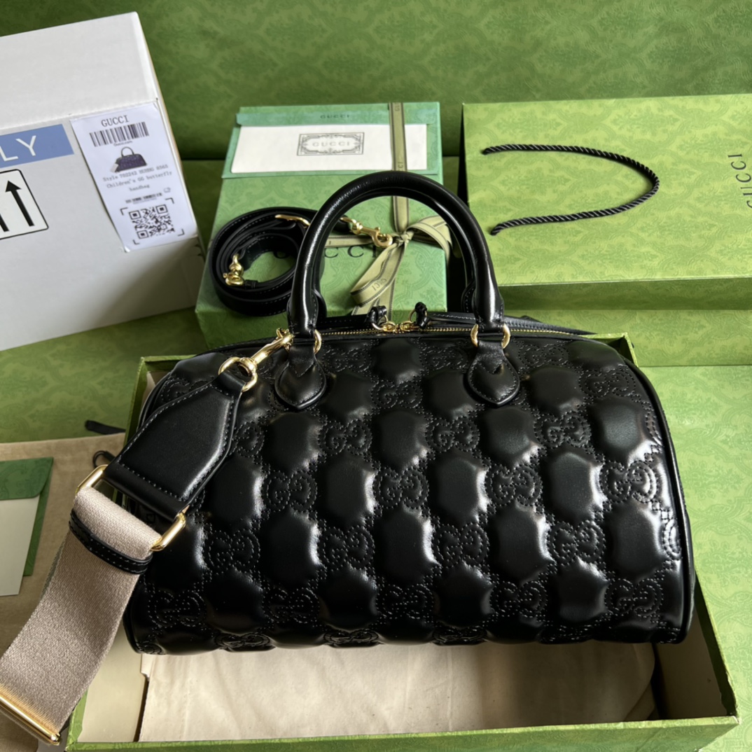 GG Matelassé leather medium bag