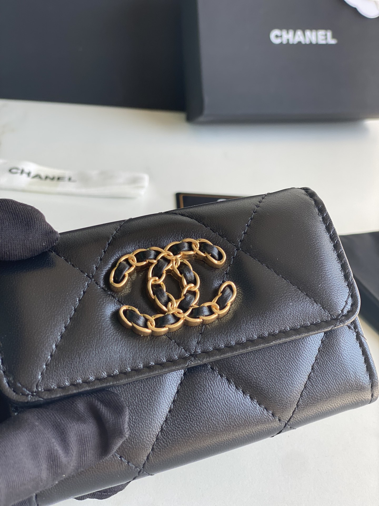 Ch**el 19 FLAP CARD HOLDER