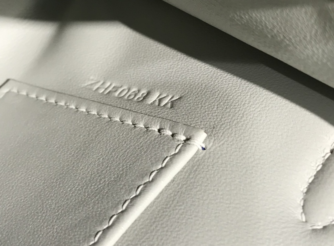 H**me5 Kelly Pochette