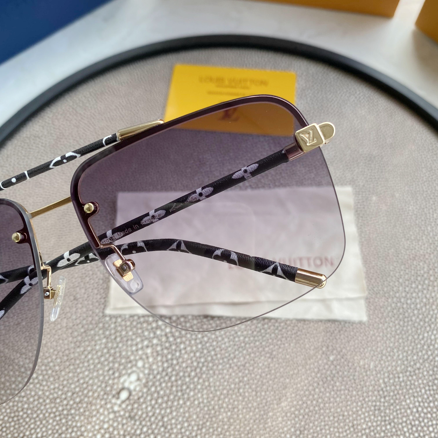 Sa1nt Lau*nt EYEWEAR